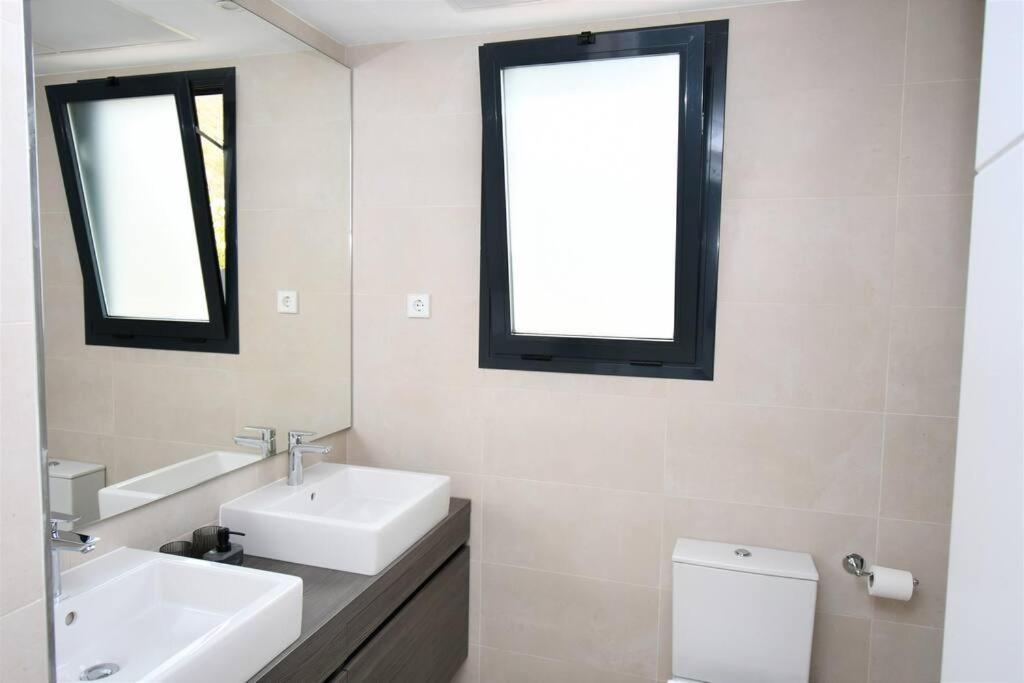 Апартаменти Casa Kerr - Luxury Apt - Sleeps 9 - Los Boliches Малага Екстер'єр фото